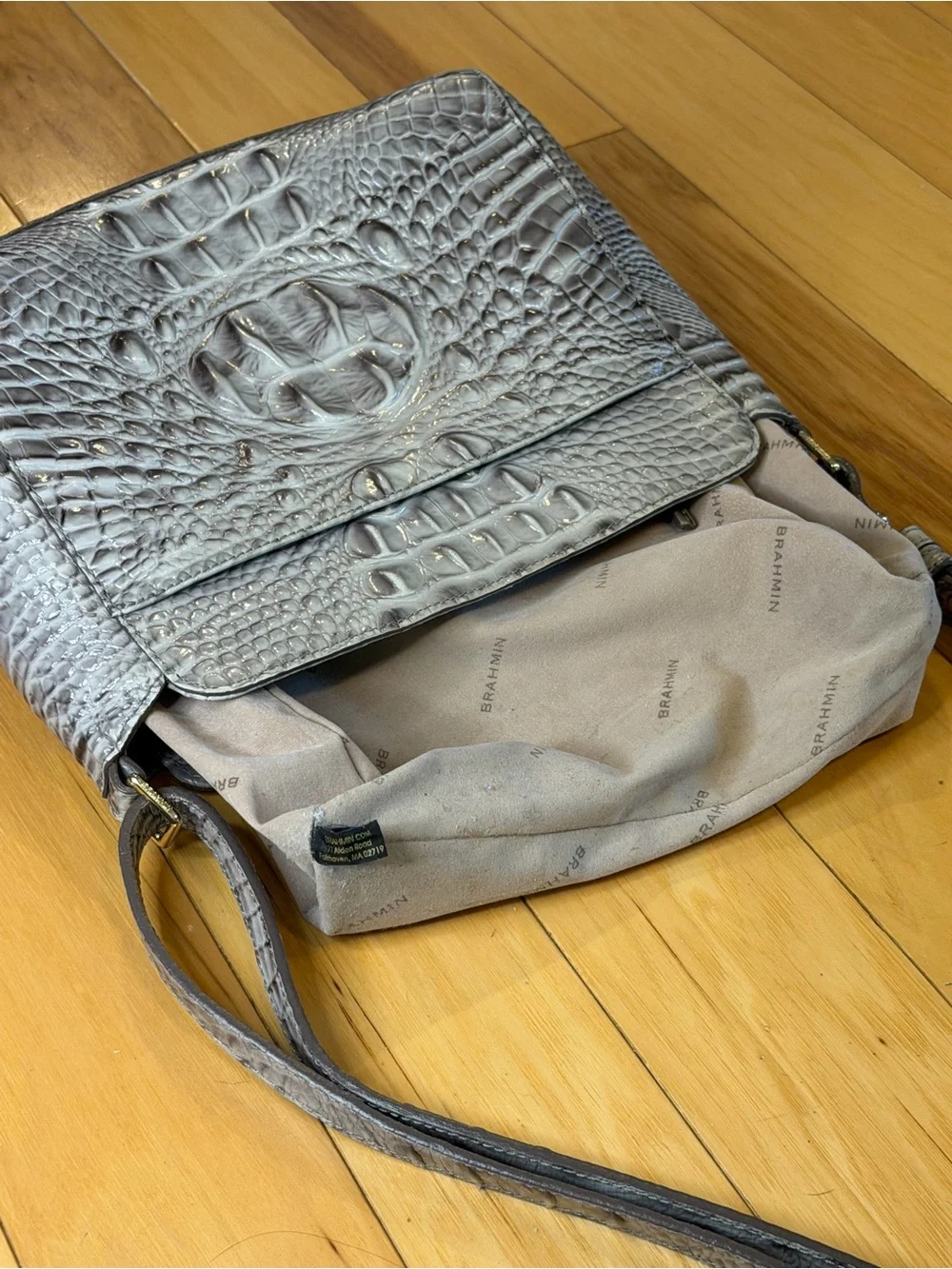 Brahmin Melbourne Gray Croc Embossed Leather Shoulder Bag Purse Gold Hardware